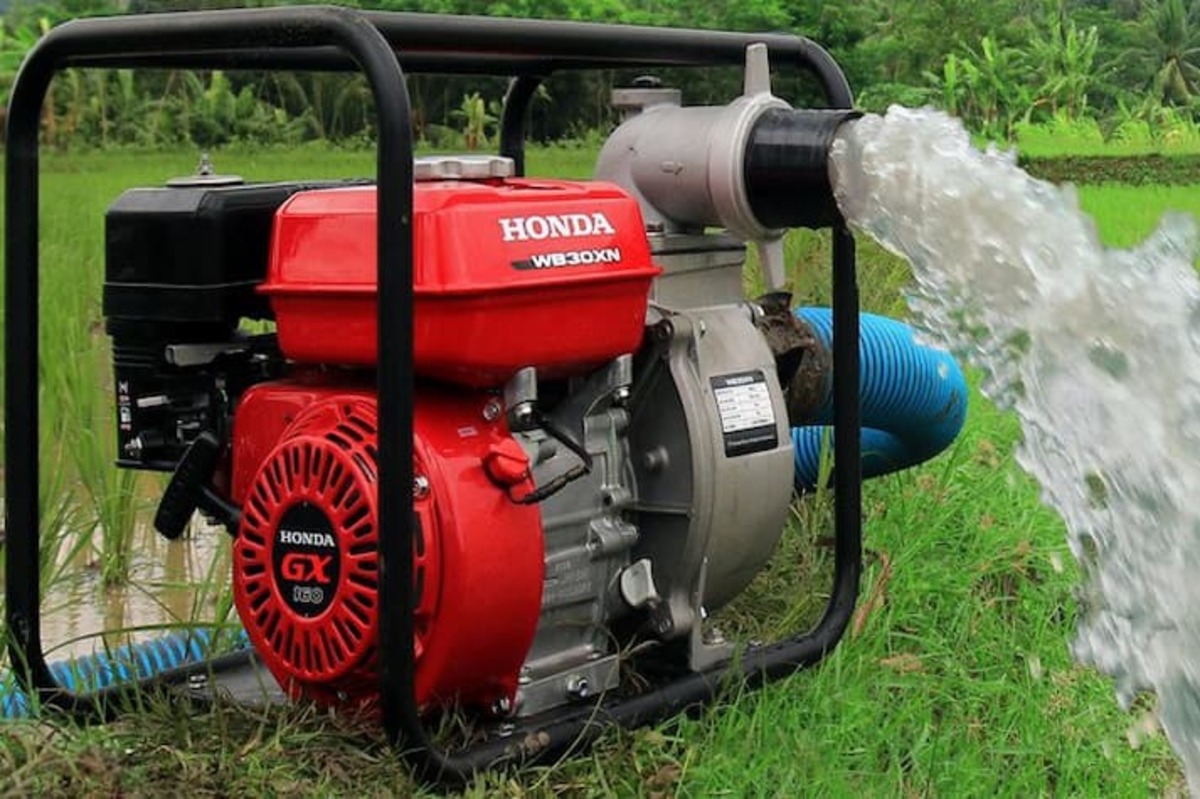 pompa air irigasi sawah