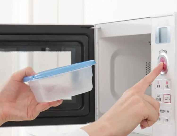 Wadah Plastik Tidak Cocok untuk Microwave