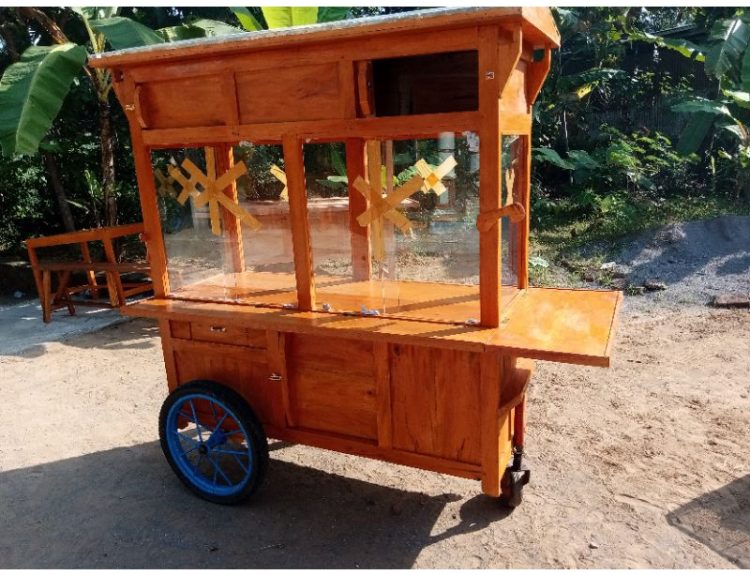 jualan keripik buah sehat pakai gerobak