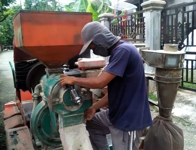 usaha penggiling padi keliling