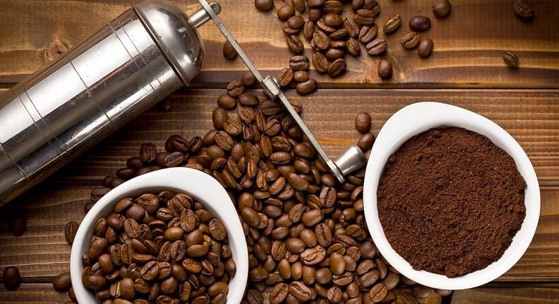 Hasil gilingan kopi dari grinder elektrik/manual